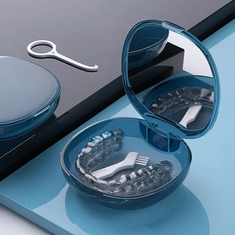 德国隐形牙套盒放保持器收纳假牙可携式带儿童美正畸牙齿矫正器盒