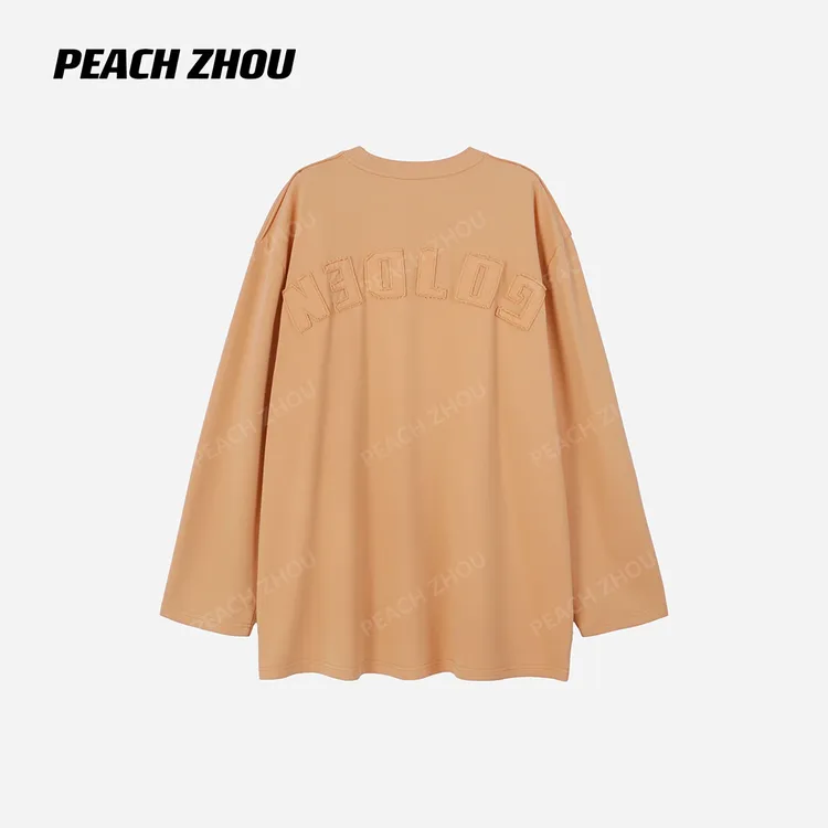 『PEACHZHOU』水洗后背字母贴布绣宽松圆领长袖美式休闲大版长袖