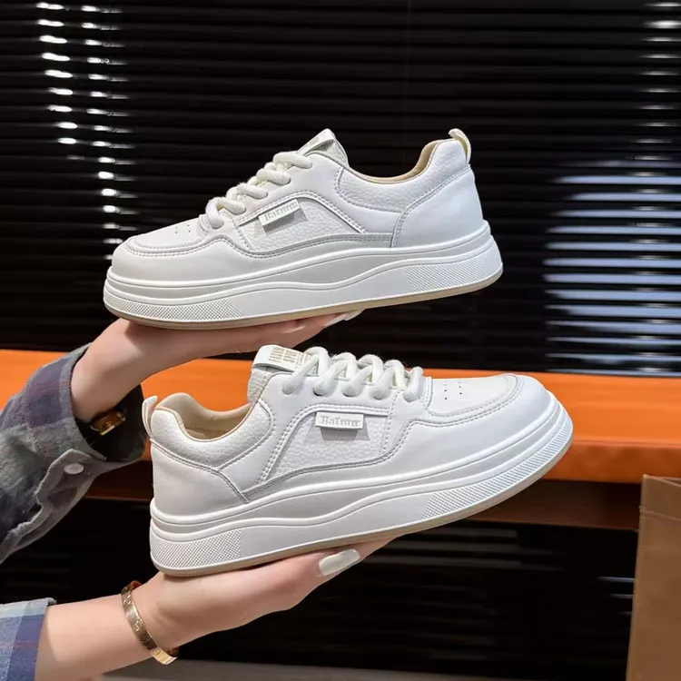 E39秋季小白鞋皮平跟圆头时尚休闲鞋街头风运动风四季通用