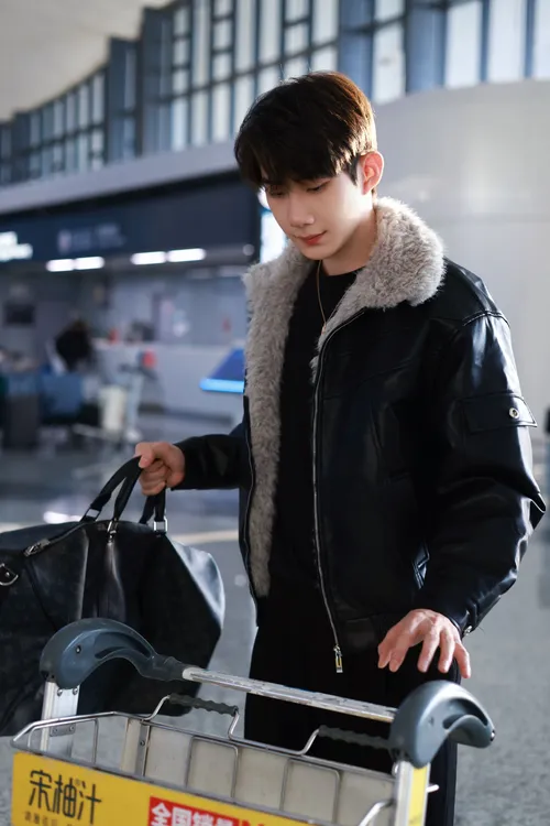 冬季高级感痞帅毛领皮衣男加厚保暖立领夹克外套