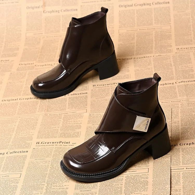 厚底英伦风粗跟魔术贴马丁靴2025冬季新款高跟加绒时尚圆头女短靴