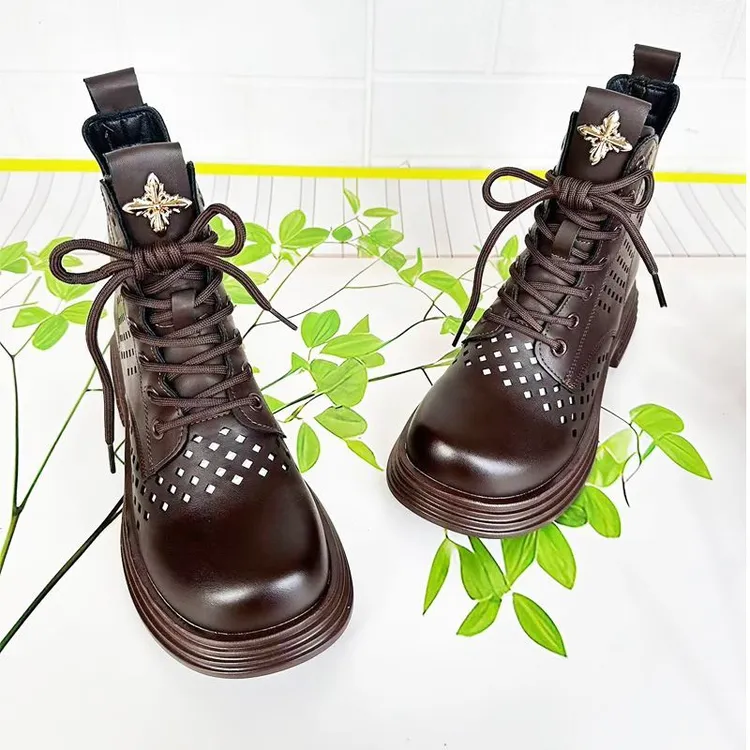 真皮镂空平底凉靴女2025春夏新款英伦风马丁靴平跟短靴透气洞洞靴