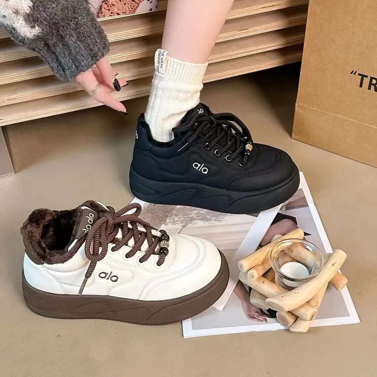加绒韩版时尚新款显脚小厚底面包运动轻便休闲板鞋