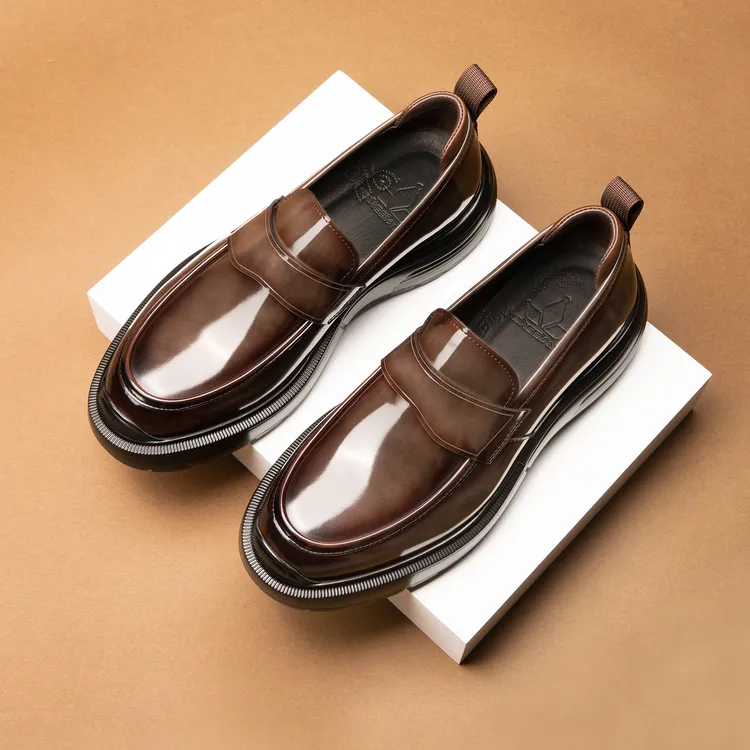 秋季休闲皮鞋2025新款真皮男士商务休闲鞋厚底漆皮圆头软底乐福鞋