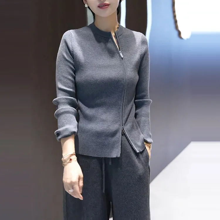 灰色圆领高级感长袖针织衫女2025秋季新款时髦潮流大码胖mm上衣潮