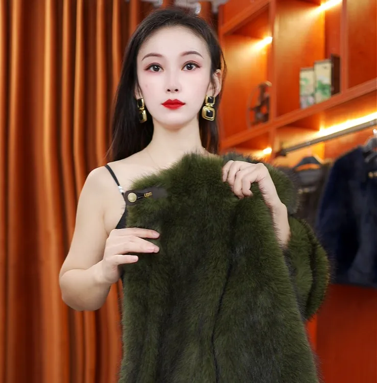 新款冬季女款轻奢百搭潮流时尚加厚圆领显瘦短款女士大衣