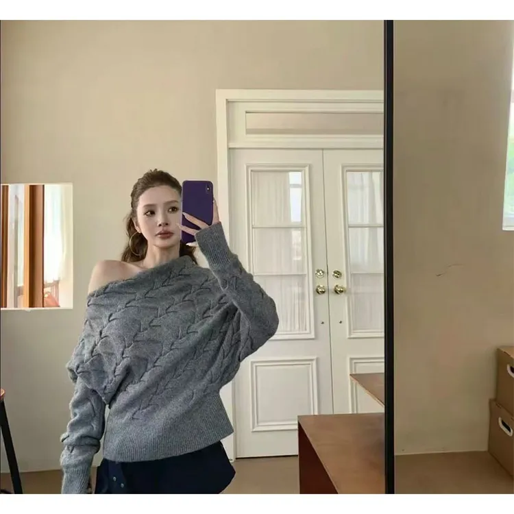秋季新款修身显瘦设计感御姐风针织露肩上衣穿搭休闲简约高腰短裤