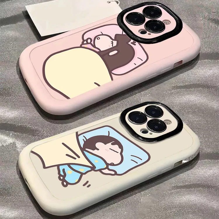 睡觉小新小爱适用苹果16手机壳iPhone15promax情侣14泡芙12全包13