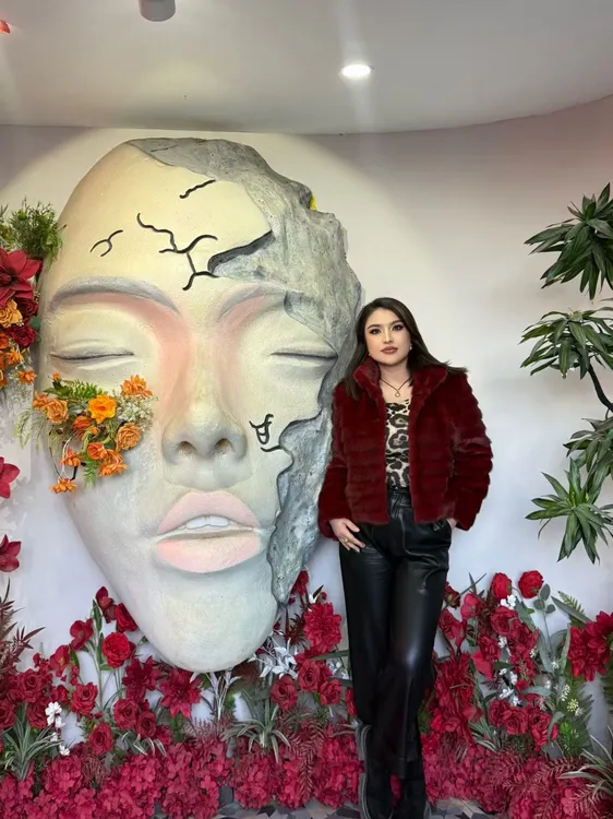 人造皮草 特别时尚的皮草上衣نوركا چاپان گۆش رەڭ