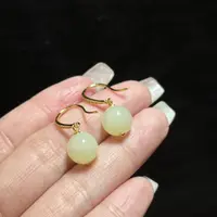 天然和田玉黄玉耳饰