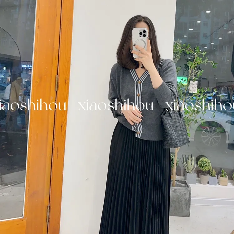 小时候女装店针织V领长袖开衫8845