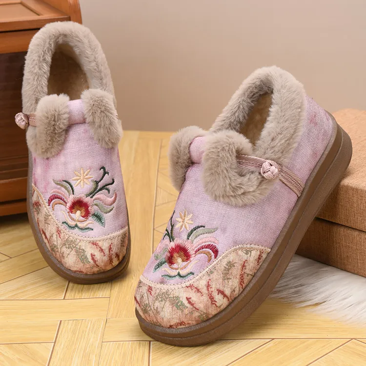 2025新款棉鞋女加绒加厚舒适防滑厚底绣花鞋保暖妈妈鞋软底一脚蹬