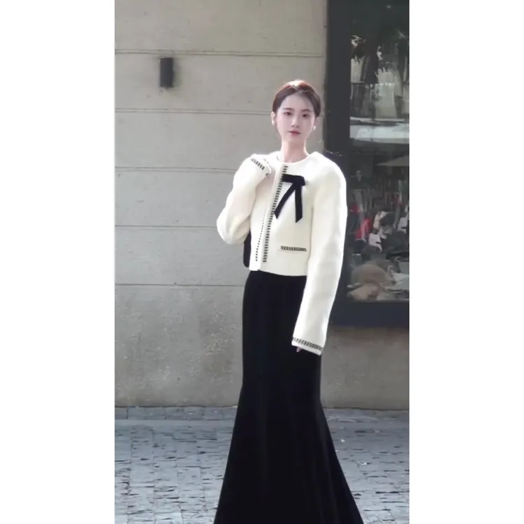 法式小香温柔风气质保暖短款外套高腰包臀显瘦半身裙秋季两件套装