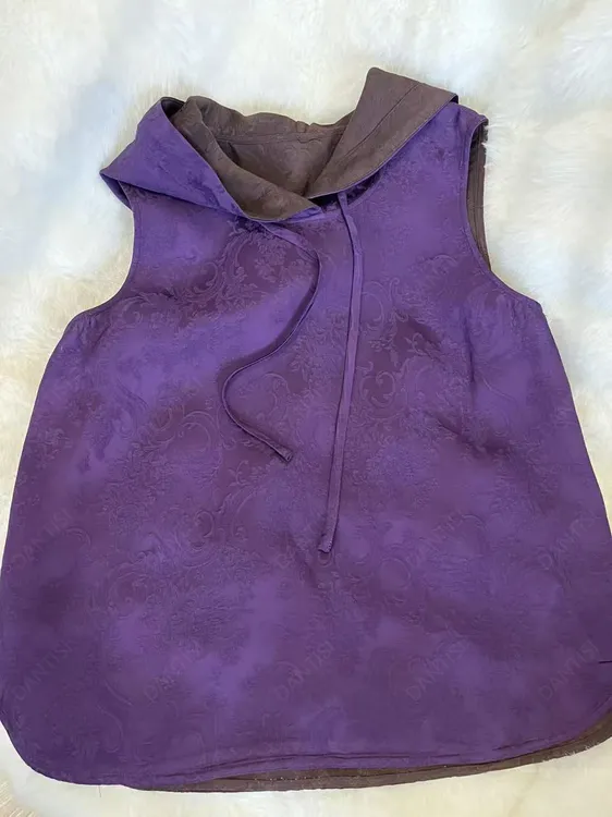 风屿《非遗美学》2240复古印花时尚减龄连帽无袖上衣