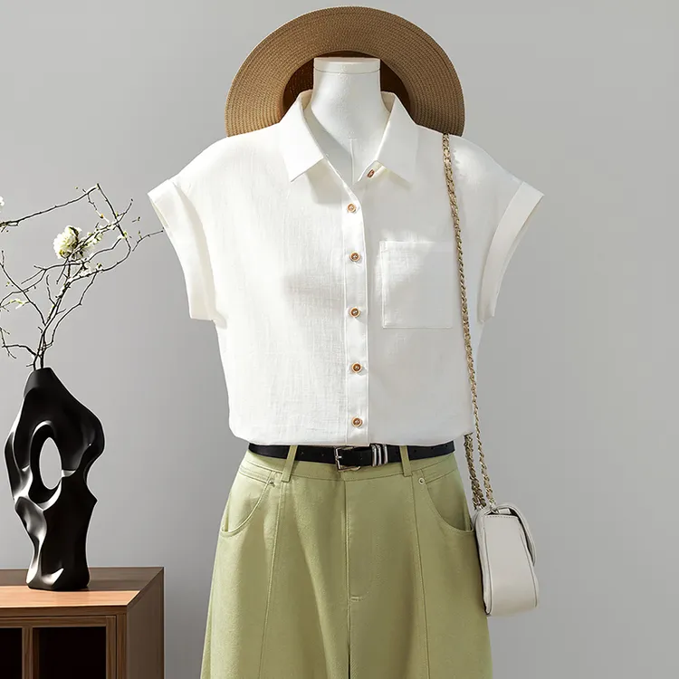 她池2025夏季新款女装翻领纯色简约单排扣短袖衬衫T52B1690C