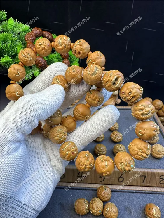 猴头雕刻核桃大满贯恶僧黄铜材质镶嵌手串配饰 尺寸16-17+左右