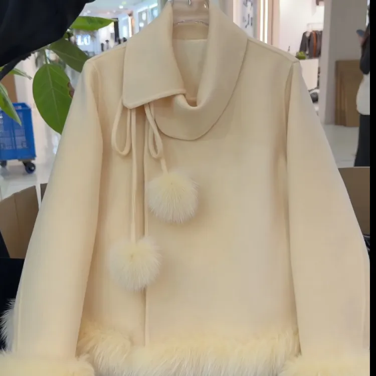 2025新款千金风气质双面毛呢短款斗篷大衣拼接毛毛宽松保暖外套女