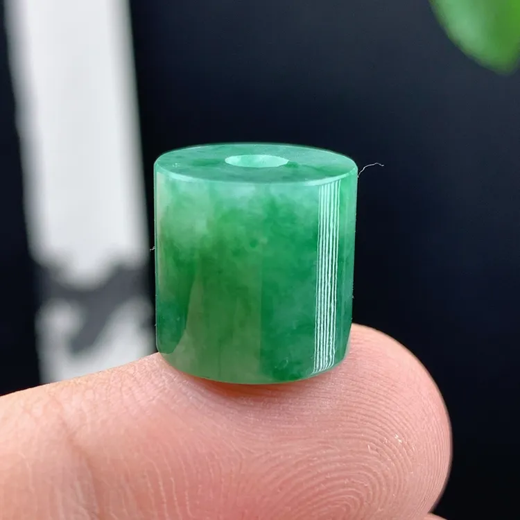 优惠缅甸纯天然翡翠A货老坑冰润阳绿色飘花路路通吊坠配珠送礼