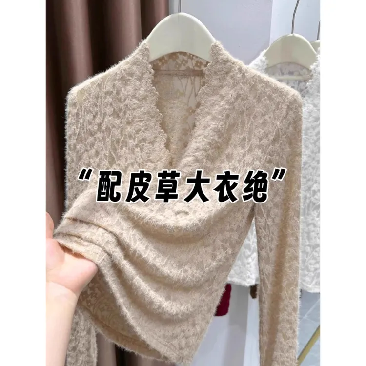 芯娇晴卡其色V领蕾丝打底衫女秋冬季高级感气质独特别致漂亮上衣