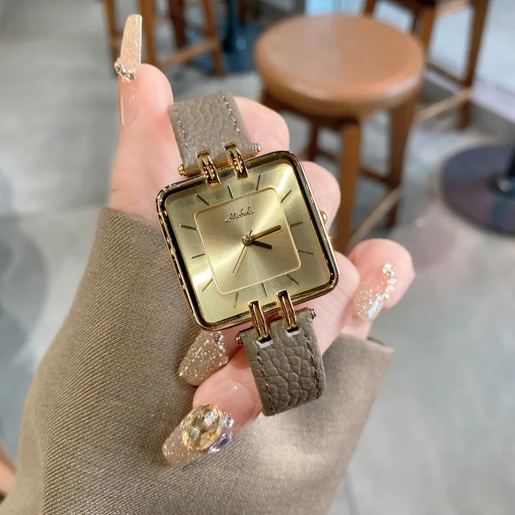 气质轻奢大表盘复古简约高级感真皮百搭石英防水手表腕表女24009