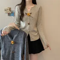 大码女装2025秋冬新款显瘦蝴蝶结花朵小众复古长袖上衣2229