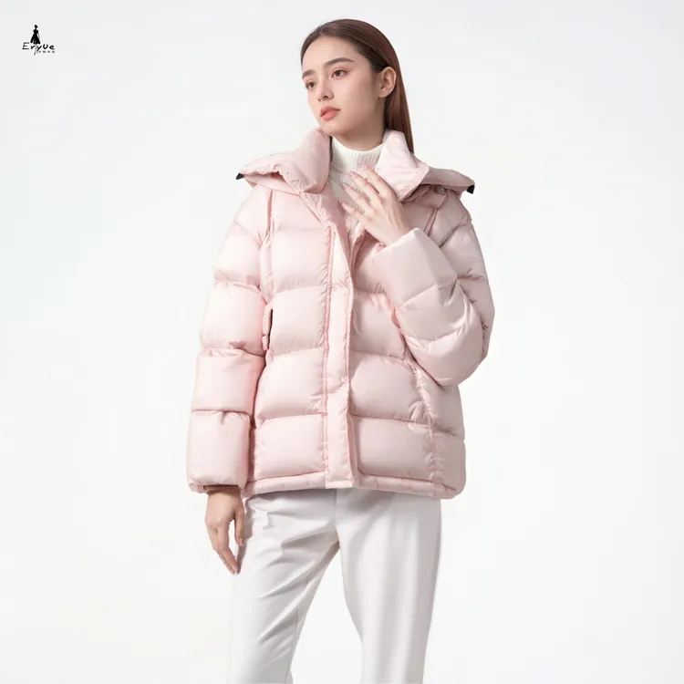 【尔悦】2025秋冬新款女短款浅色泡芙高级轻感抽绳设计感连帽羽绒服