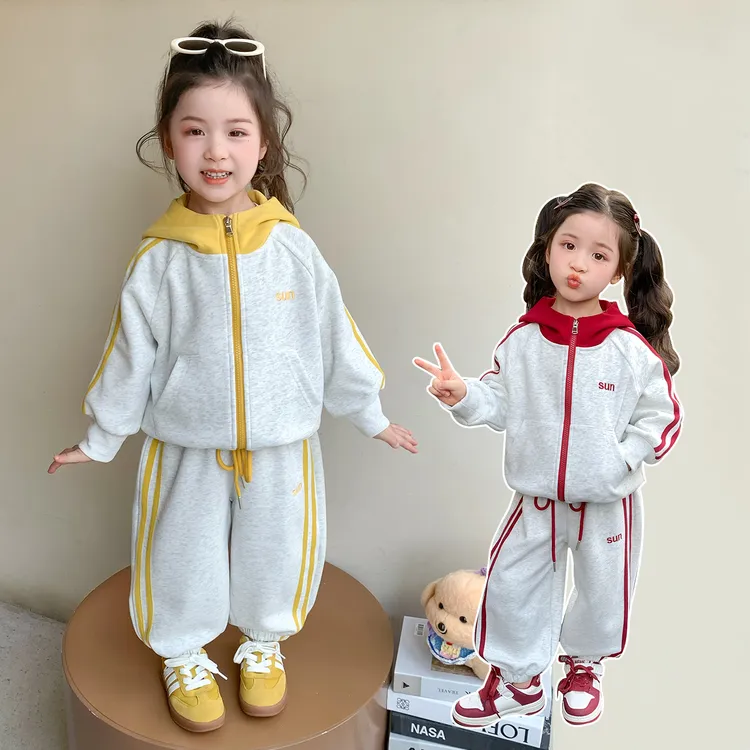 女童字母连帽套装洋气小女孩春秋款时髦女宝宝外套休闲运动两件套