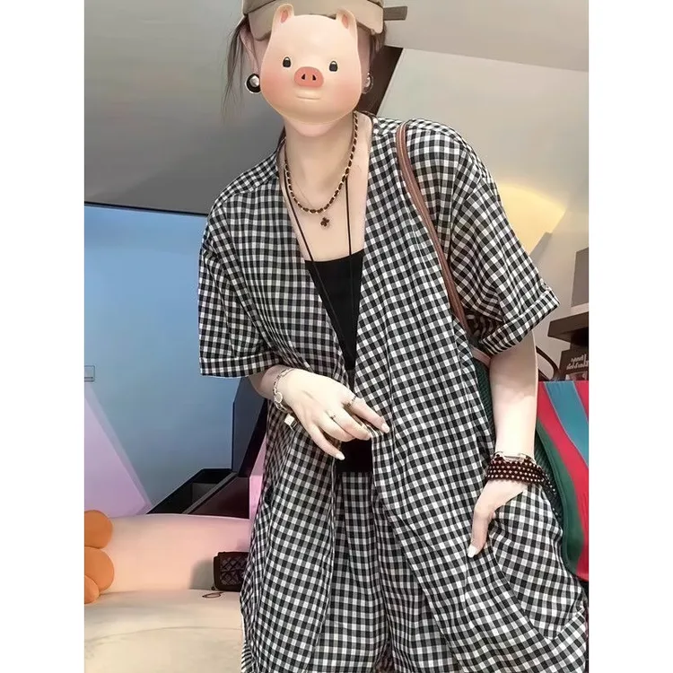 2-300斤胖mm欧货休闲两件套女夏季宽松显瘦减龄V领格子上衣+短裤