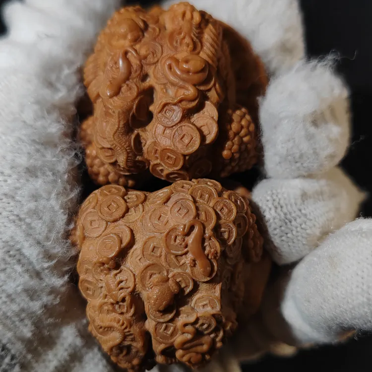 无尘核雕文玩核桃把件《五毒蟾王》尺寸：4.2*4.5*3.5