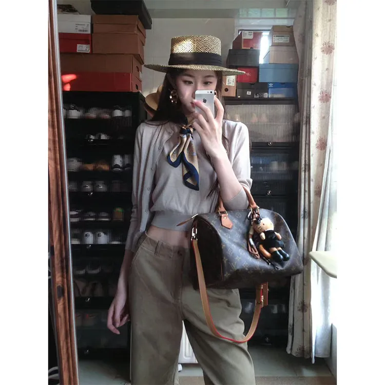 2025早秋季新款显瘦背心内搭薄款开衫上衣两件套简约宽松直筒长裤