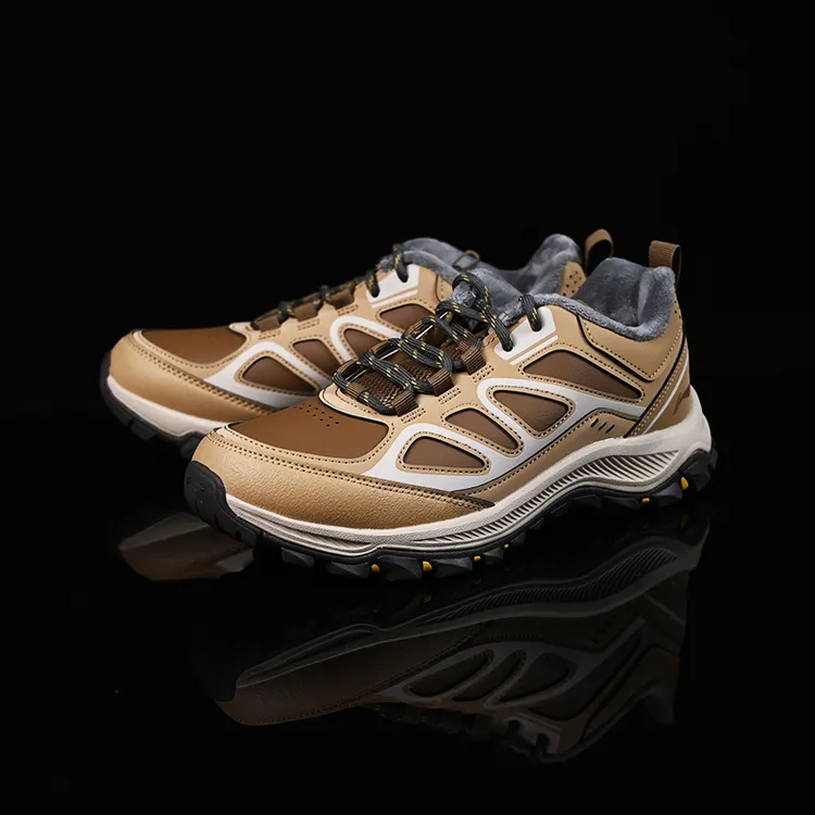 李宁休闲鞋2025冬季新款女子经典舒适百搭加绒运动休闲鞋AGCV436