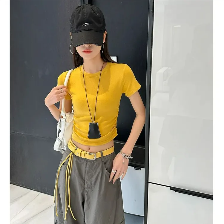 动感少女超弹小众设计感休闲百搭收腰短t女修身显瘦圆领纯色上衣