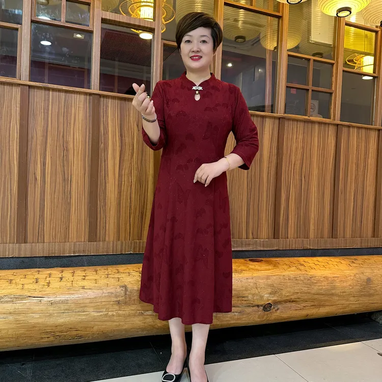 新款秋季妈妈中袖提花旗袍中长款洋气婚宴连衣裙七分袖礼服连衣裙