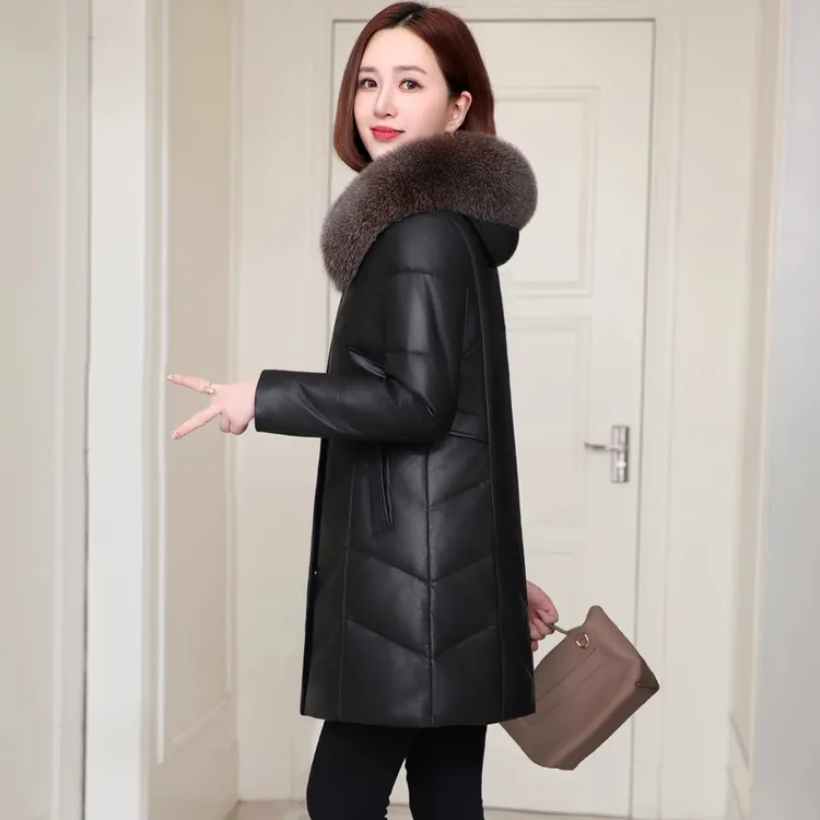 高级感绵羊皮羽绒服女冬季新款海宁连帽真皮修身中年妈妈款