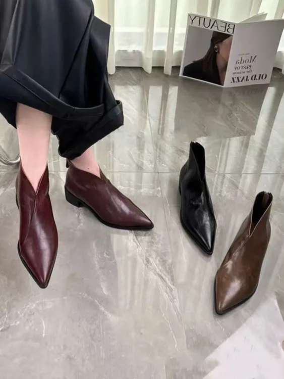 软皮小短靴女粗跟中跟秋冬季加绒百搭真皮鞋年新款尖头切尔西女靴