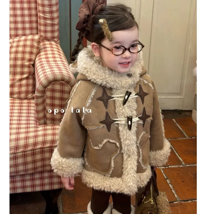 童装2025冬季新款女童小童韩版耳朵帽皮毛一体牛角扣外套可爱洋气