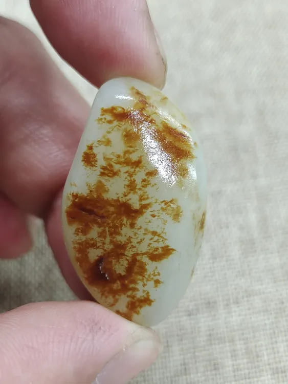 纯天然新疆和田玉籽石随型吊坠