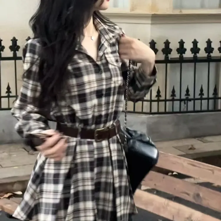 2025韩系初秋复古高级好看气质时尚格子收腰格纹长袖衬衫连衣裙