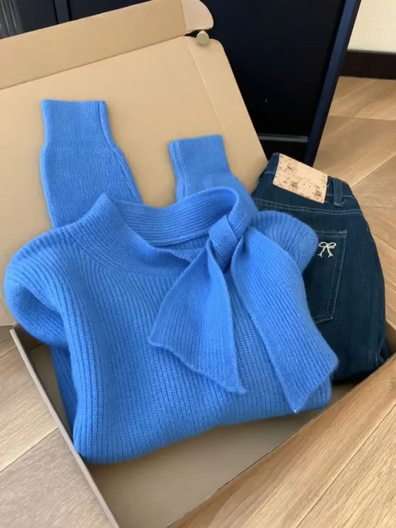 法式高级感圆领绑带长袖针织衫女冬季新款设计感小众洋气减龄毛衣