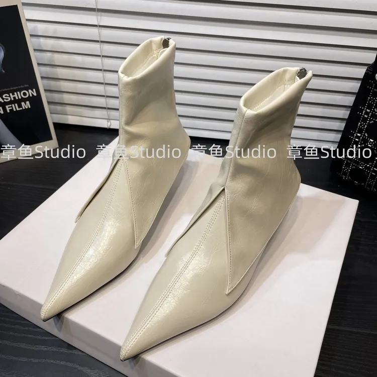气质猫跟尖头短靴女细跟及裸靴2025秋冬新款女靴高跟短筒瘦瘦靴