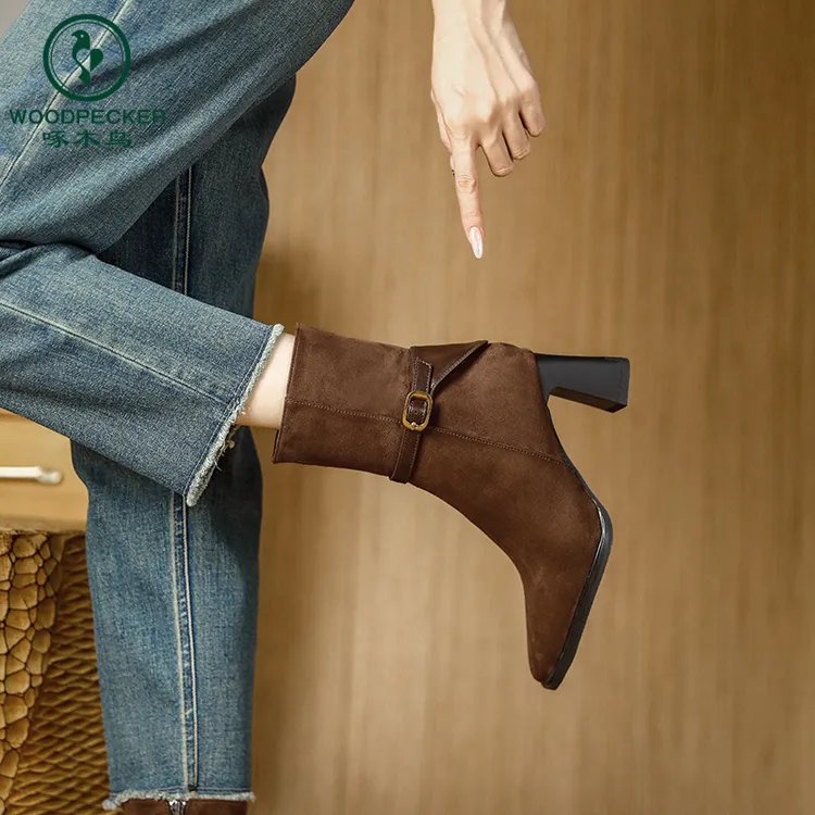 啄木鸟棕色高跟靴子显瘦气质百搭高级感秋冬季复古方头短靴女粗跟