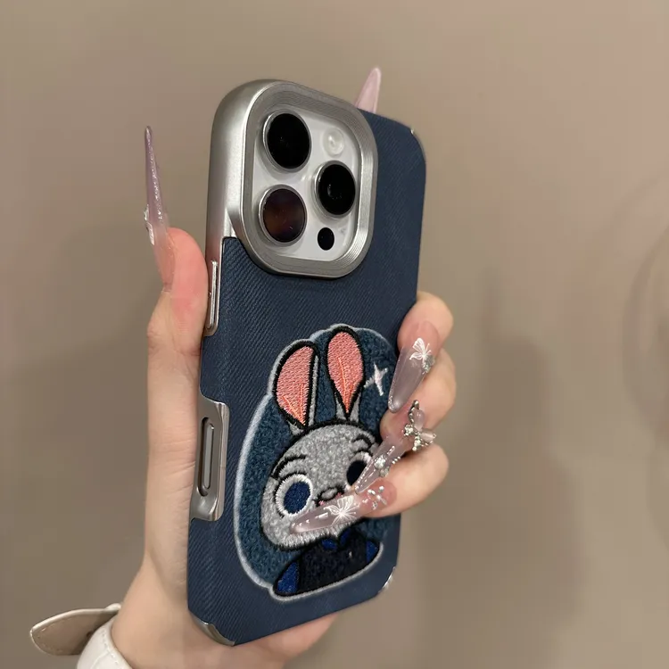 情侣款刺绣朱迪牛仔纹适用苹果16手机壳尼克iPhone17promax可爱15