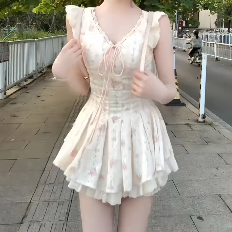  南法少女 夏季纯欲风甜美风温婉大方洋气出游设计飞飞袖连衣裙 