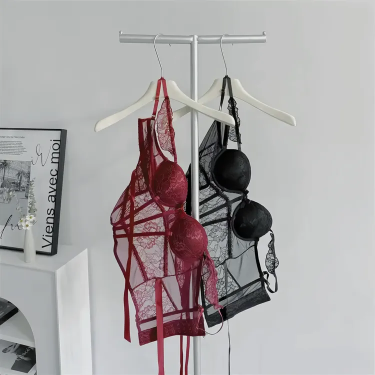 性感胸衣蕾丝法式鱼骨吊带胸垫辣妹纯欲背心外穿短款美背束腰挂脖