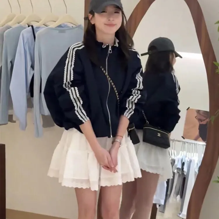 美式立领拼接蕾丝短款外套女减龄春季新小个子抽绳冲锋衣夹克上衣