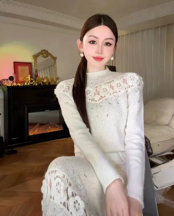 法式灰色毛衣针织衫女2025秋新款高级感巨好看的镂空立体花朵上衣