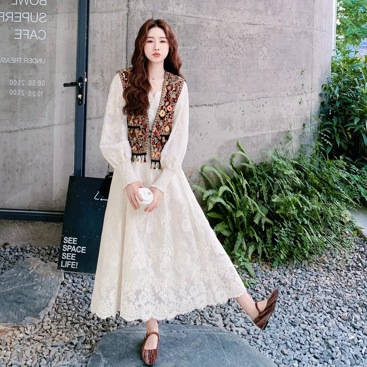 民族风重工刺绣流苏马甲套装裙女2025早秋巨好看提花连衣裙两件套