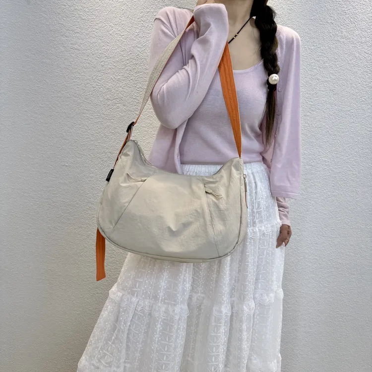 2025新款春夏时尚斜挎包大容量女款单肩包超轻防水高品质休闲包包