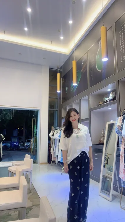 短视频同款 工厂直供 剪标套装上衣配裤子