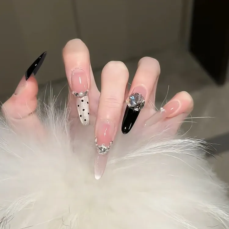 【法式波点】气质高级法式黑色波点爆闪猫眼显白穿戴美甲